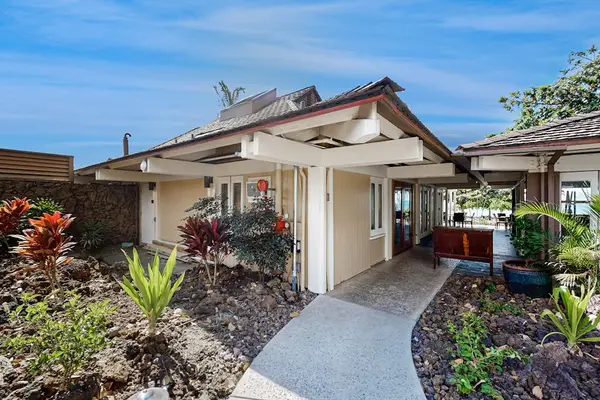 Private Villa Entrance Retreat