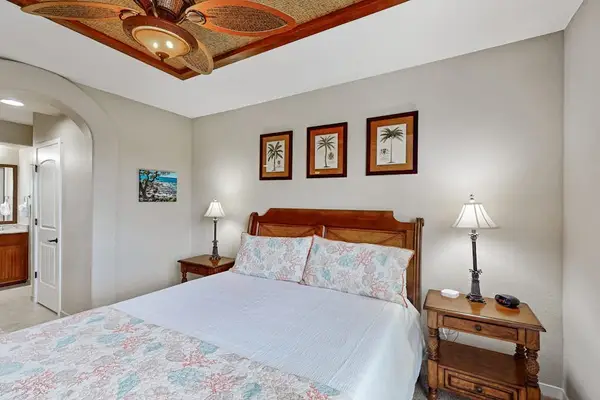 Comfortable King Bedroom Escape