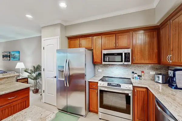 Fully Equipped Modern Kitchen