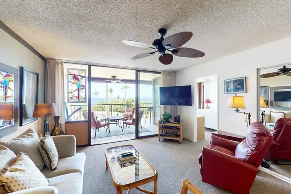 Bright Living Room With Lanai Access