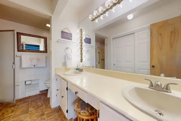 Extended Bathroom Vanity & Counter Space