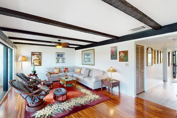 Wide Living Area View Leading to Main Entrance & Hallway