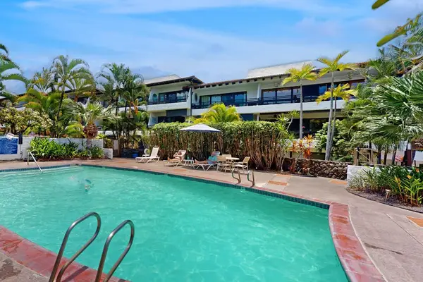 Outdoor Pool & Sun Deck