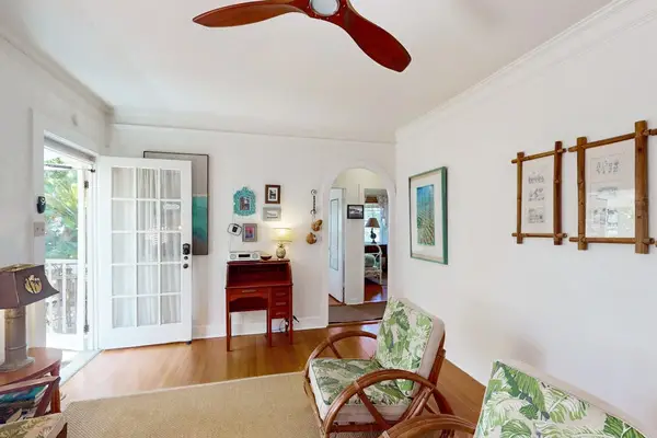 Comfortable living room with ceiling fan keeps every relaxing moment refreshing indoors