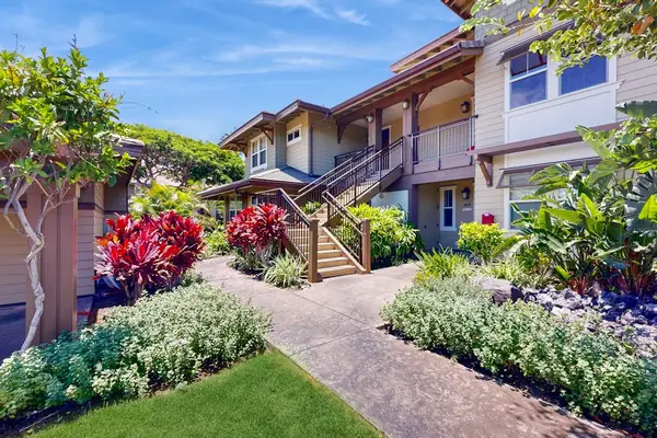 Beautifully Landscaped Resort Courtyard