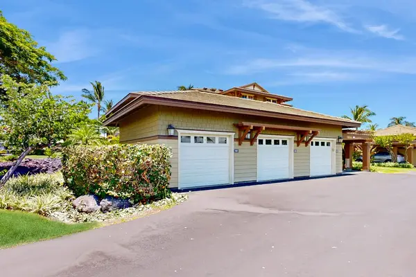 Convenient Arrival With Private Garage