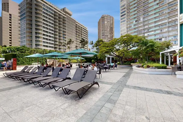 Take a peaceful stroll through the welcoming courtyard whenever inspiration strikes daily