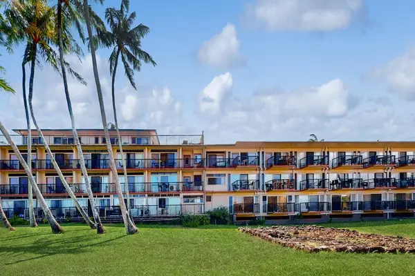 Welcoming entrance to your island retreat