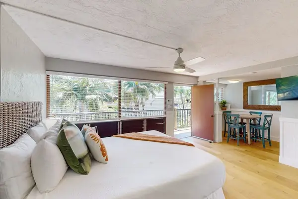 Bright studio with a comfortable king bed