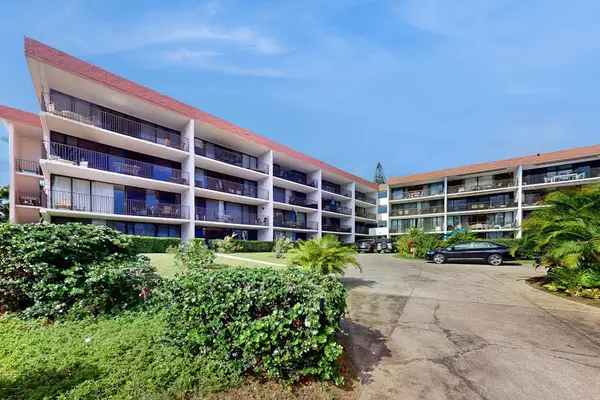 Resort Building Exterior & Driveway Access