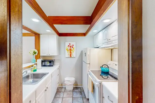 Fully stocked kitchen for a relaxing dinner in, after a long day.