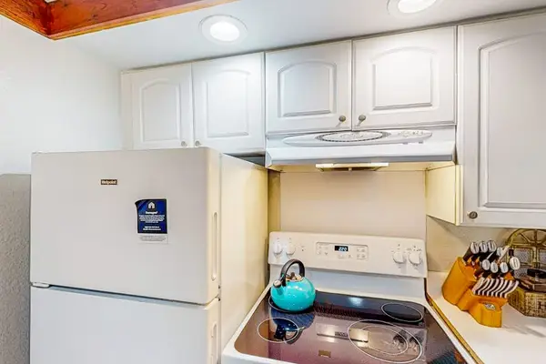 Fully stocked kitchen for a relaxing dinner in, after a long day.