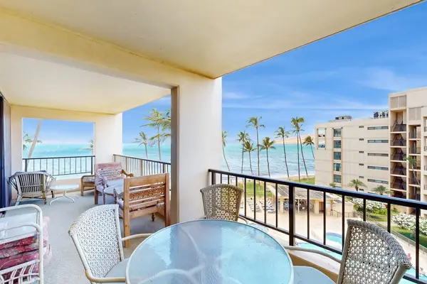 Panoramic Lanai With Resort Views