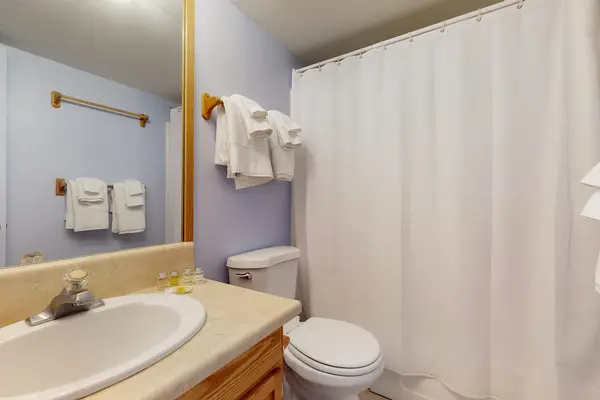 Fresh And Sparkling Full Bathroom Retreat
