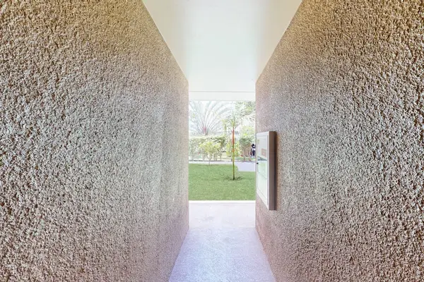 Welcoming Garden Walkway To Paradise