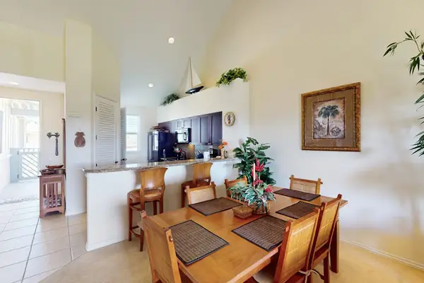 Open Dining Area & Kitchen Breakfast Bar