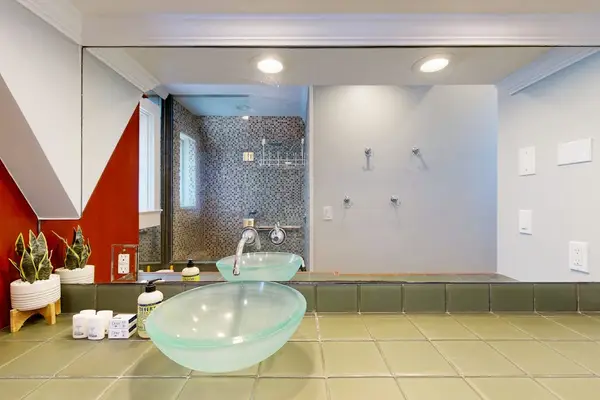 Enjoy extra convenience with a full bathroom on the second floor always