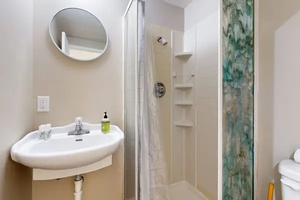 Ohana Family Bath with Walk-In Shower & Vanity