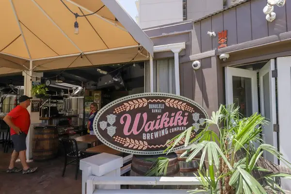 Discover a variety of nearby dining spots offering convenient access to delicious meals and refreshments.