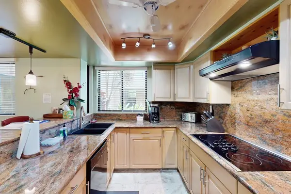 Chef's Kitchen With Premium Finishes