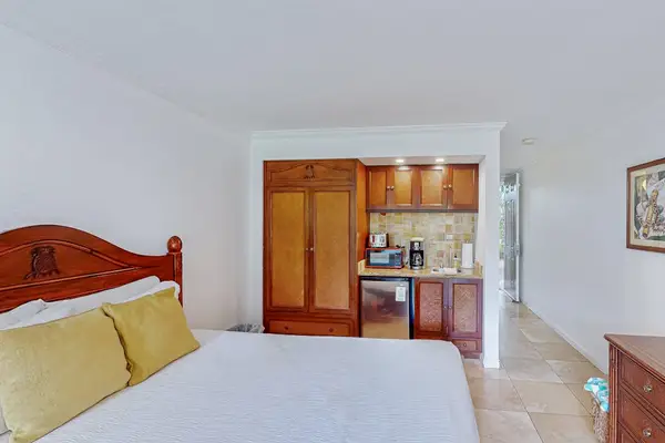 Bright Space For Relaxing And Recharging