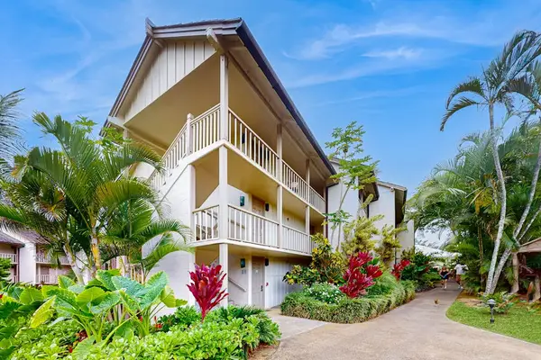 Beautiful Island Resort Wrapped In Tropical Beauty