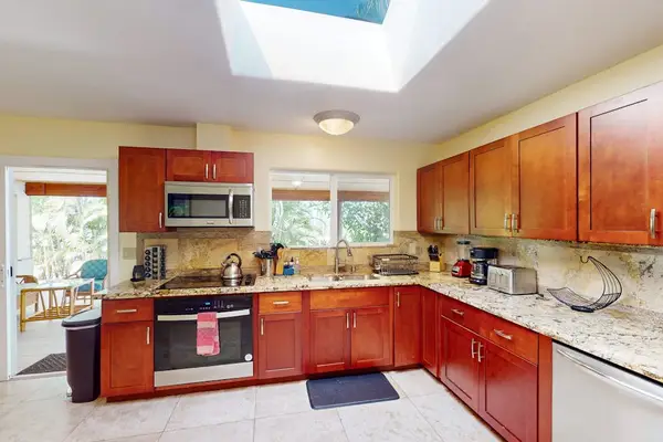 Fully Equipped Chef's Kitchen