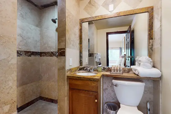 Stylish Bathroom With Modern Finishes