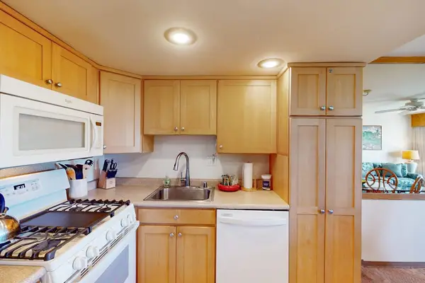 Fully Equipped Space For Home Cooking