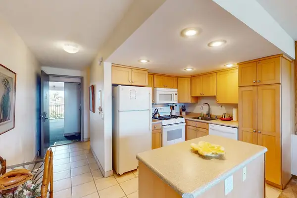 Chef-Inspired Kitchen With Island Seating