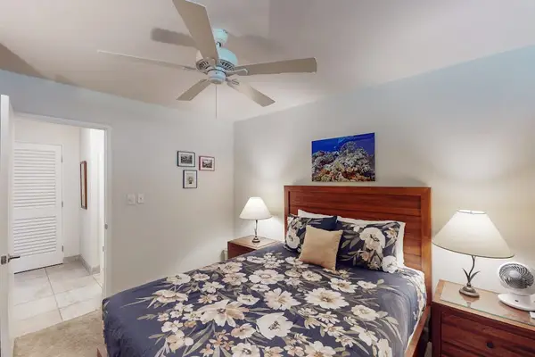 Coastal Retreat With Plush Bedding