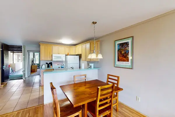 Bright Dining Space Near The Kitchen