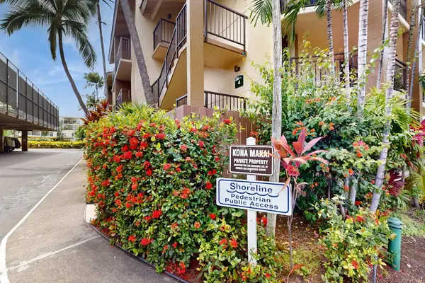 Blooming Landscaping at Kona Makai