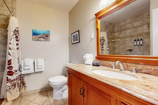 Elegant full bathroom with spacious vanity