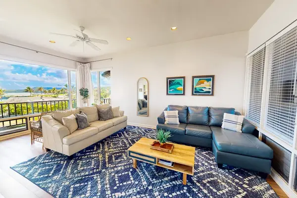 Inviting Great Room With Island Charm