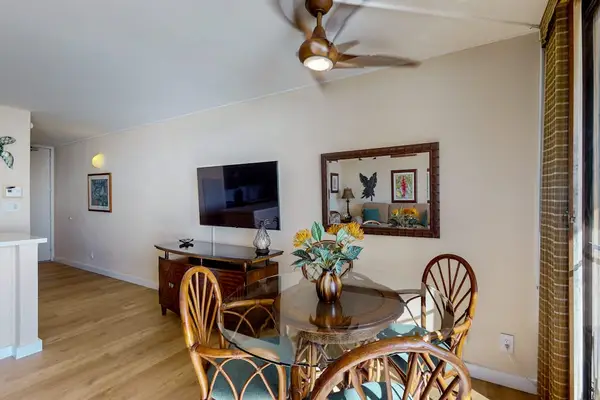 Dining room table over looking the marvelous views of Maui from the comfort of your home away from home.