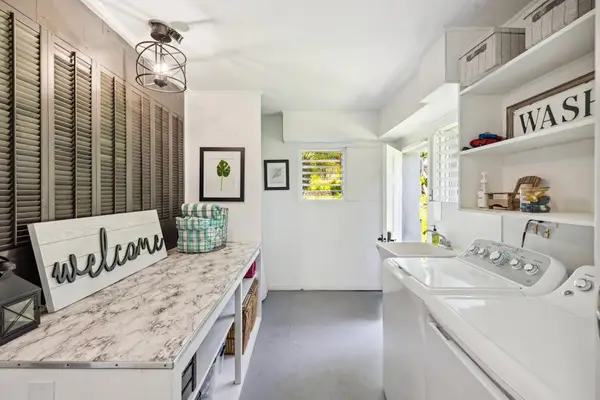 In-home washer and dryer let you pack light and enjoy the convenience of doing laundry during your stay.