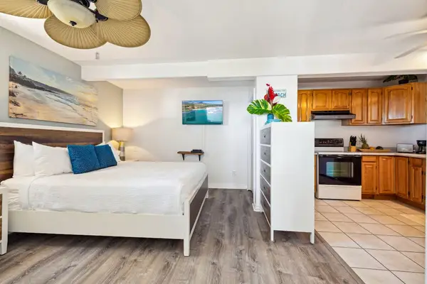 Guest bedroom with king bed