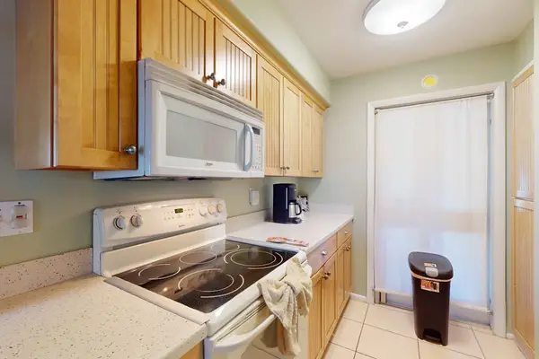 Modern Kitchen Designed For Easy Cooking
