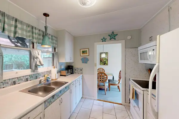 Kitchen offers everything needed for convenient home cooked meals during your vacation