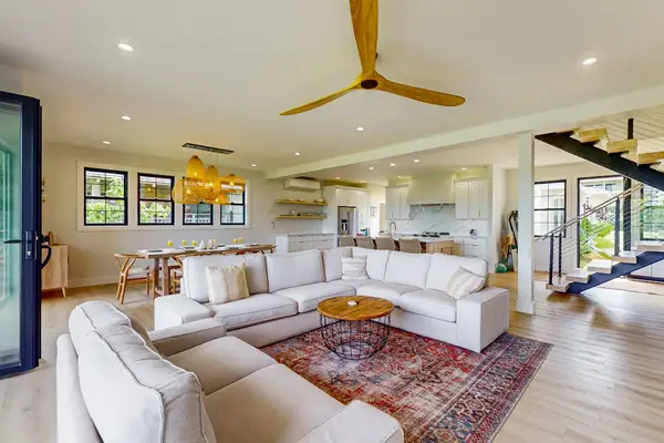 Spacious Great Room For Gathering