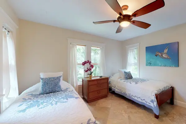 Guest room with two twin beds.