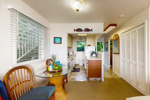 Open studio with a comfortable layout for a relaxing island getaway.