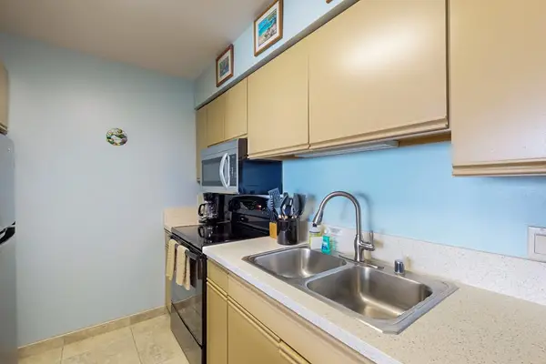 Full kitchen with modern appliances for easy cooking