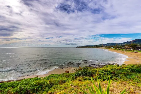 Ocean view overlooking the beautiful shoreline below