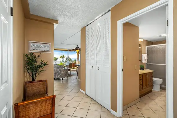 Spacious Entryway And Hallway