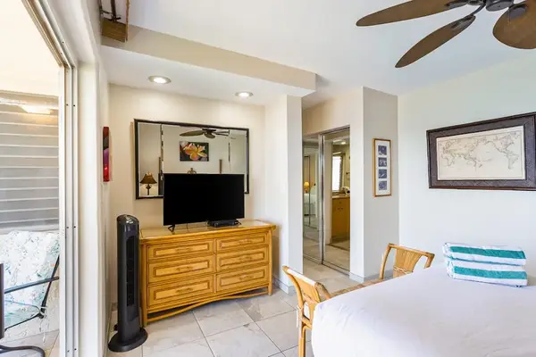Peaceful Guest Retreat With Smart TV