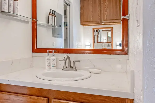 Fresh And Modern Bathroom Vanity