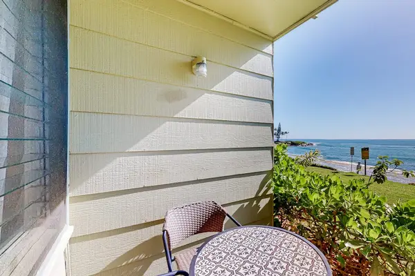 Enjoy indoor-outdoor living from your private lanai.