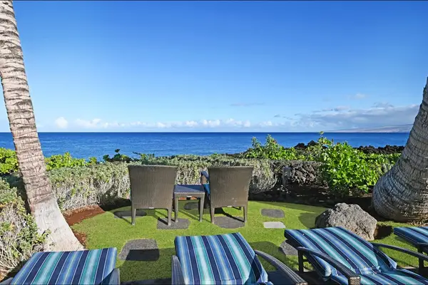 Ocean View Courtyard Lounge